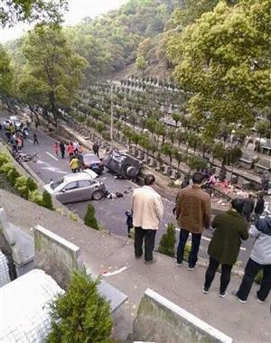 �·���Ĺ����һƬ�ǽ� ���ѹ�ͼ