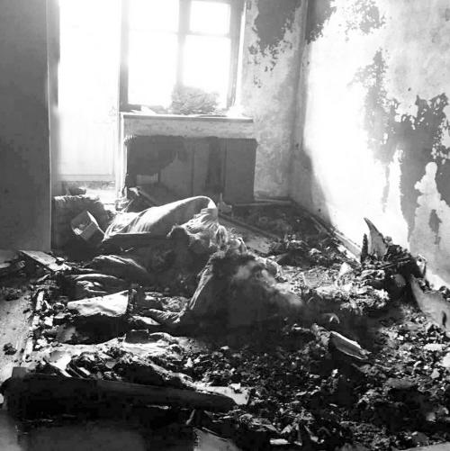 大火把家烧没 疑因单身男子忘拔电褥子电源(图)