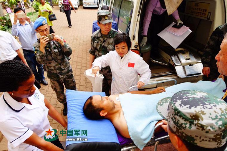 赴南苏丹维和受伤战士抢救细节半路遇多次交火