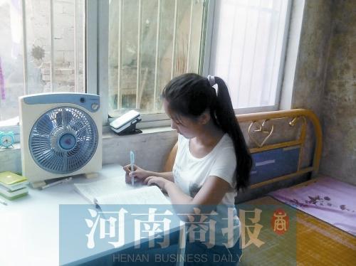 ����18��Ů����֣�ݴ�ѧ¼ȡ ����ѧ����ǰ���ʡǮ����