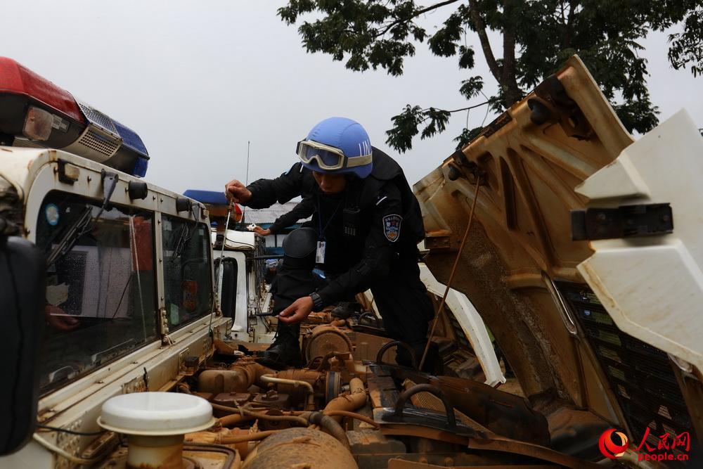 �й�����֧פ��������ά�;�������Ӷ�Ա�ڶԳ���������������ǰ�ļ�顣