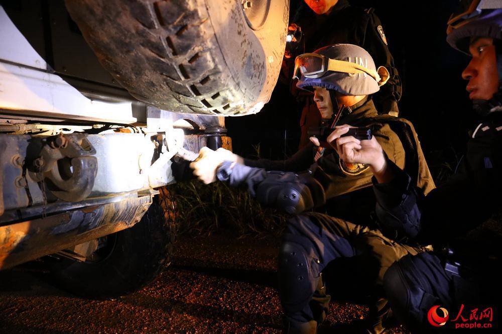 �������꣬ɽ���·�ƻ����أ�ִ�ڳ�����̥�ҹ��ڵ�����ʻ��ͻ�����ϣ���Ա���������޸���