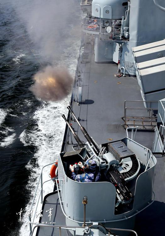 宝刀不老!北海舰队开封舰壮观实弹射击(组图)