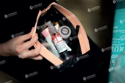 p39(2) ��������ʾ����뻭һ���˿ڡ�_����