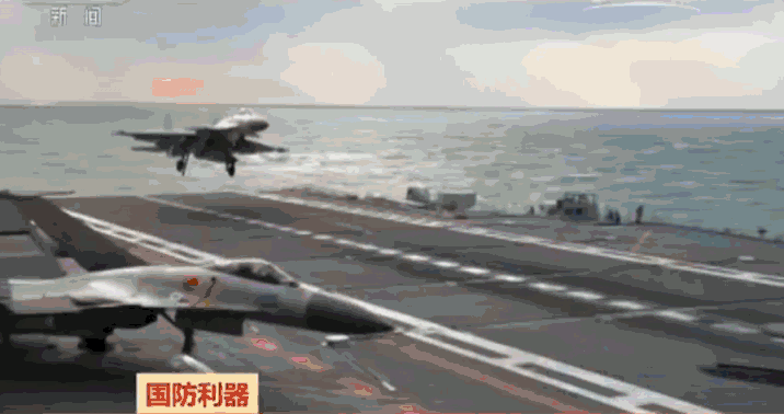 首次远海演练 中国航母战力跃升   说到辽宁舰的威力,歼15舰载机算