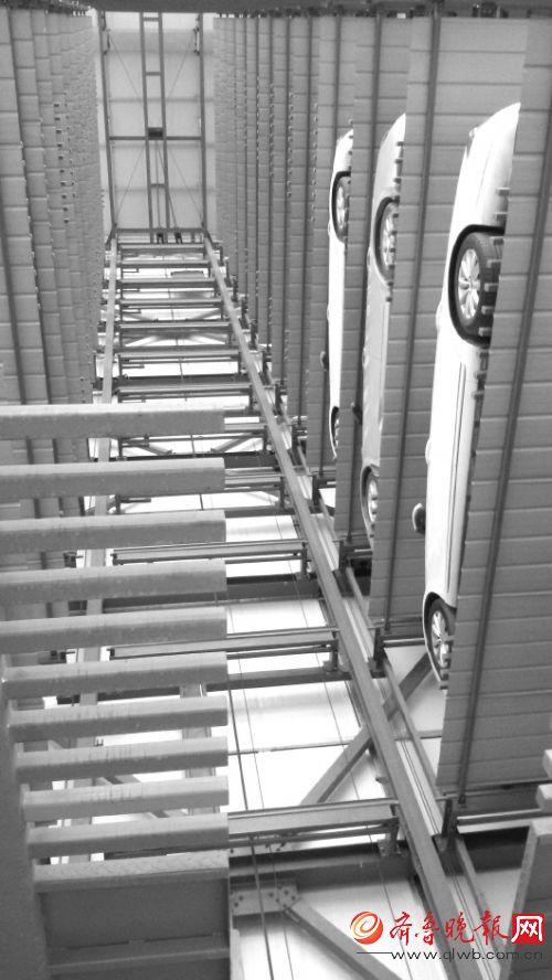 探访济南市首个户外升降式立体停车场:只有周