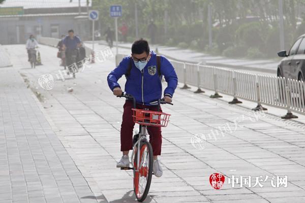 东北今天大风持续气温触底 明起中东部多地有大雨