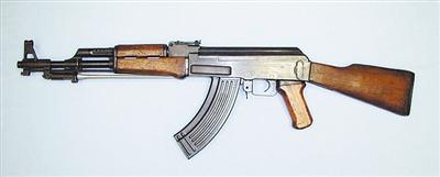 电影中使用的中国产56式冲锋枪