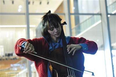 满岛光演员之外最想成为小说家