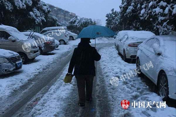江苏44市县区积雪致多条高速被管制 今天南京等地有暴雪