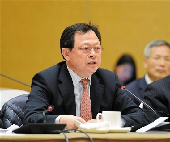 人大代表,全国人大宪法和法律委员会委员,中华全国律师协会会长王俊峰