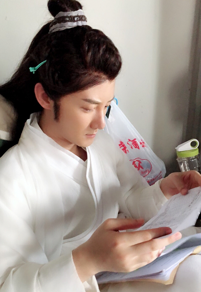 电影《七剑下天山》杀青 主演张倬闻坦言未演够