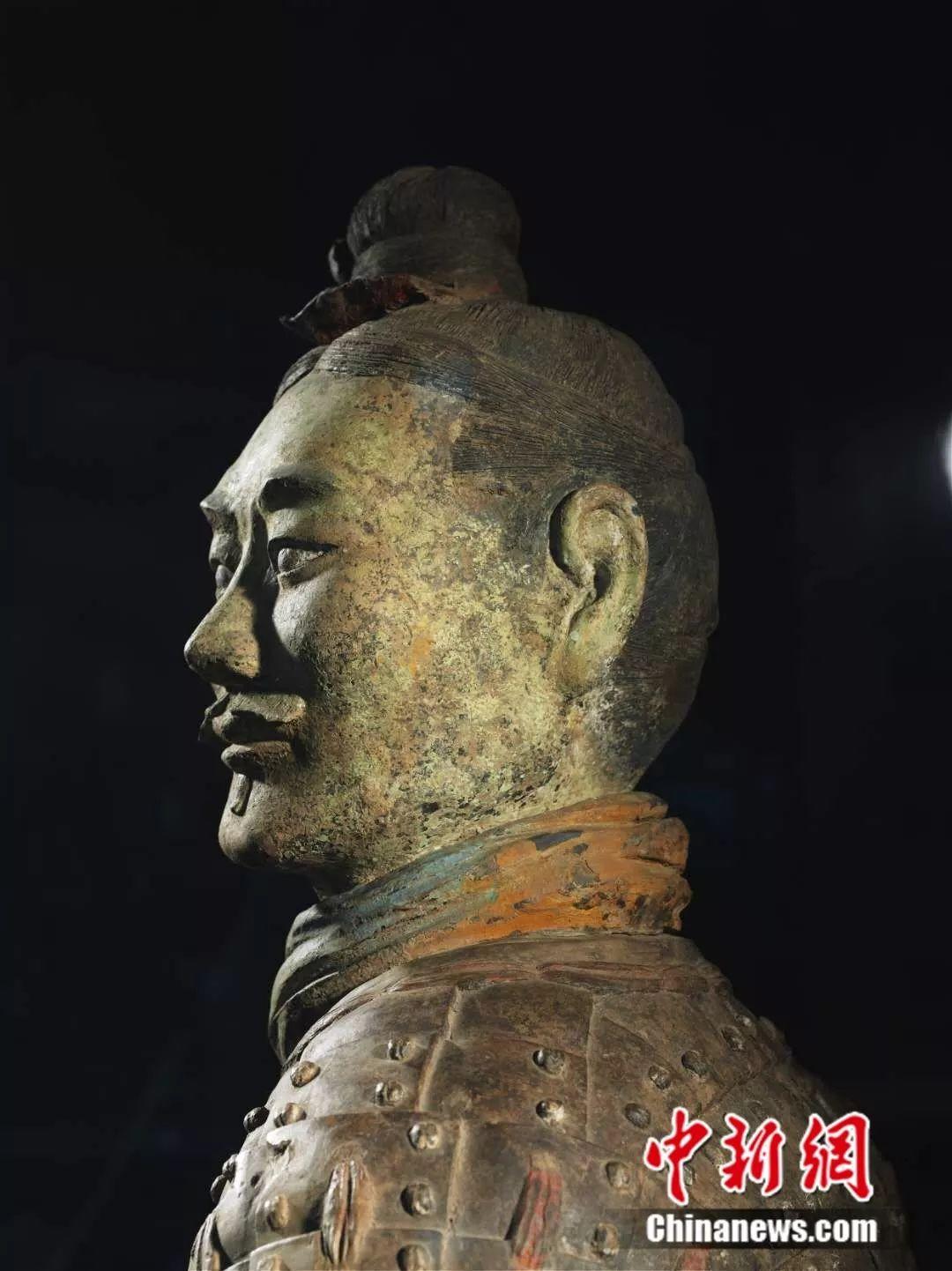 都是兵马俑,咋就你们几个"搞特殊"?