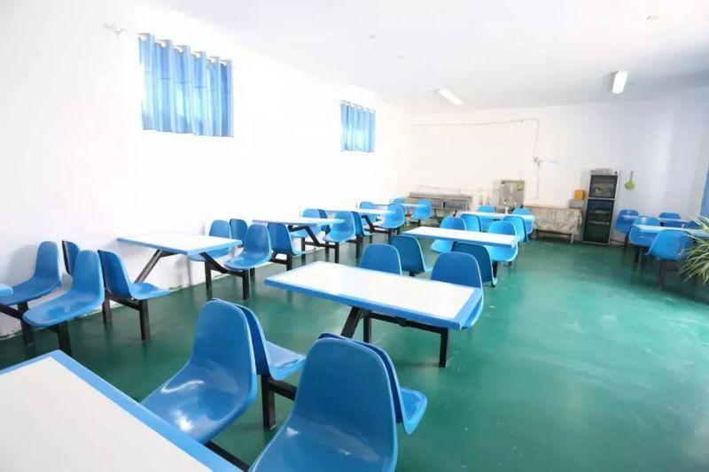 请莫戴着有色眼镜看教培中心