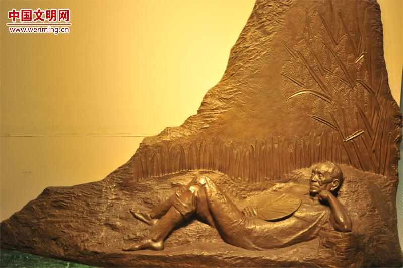 杂交水稻之父袁隆平稻田里的拓荒者