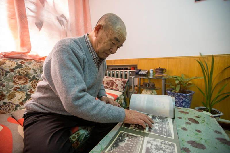 张述明驾驶的蒸汽机车时速40公里 从哈尔滨到长春要7个小时.