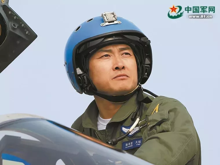 危急时刻,中国军人让你知道什么叫"冷静"-中新网