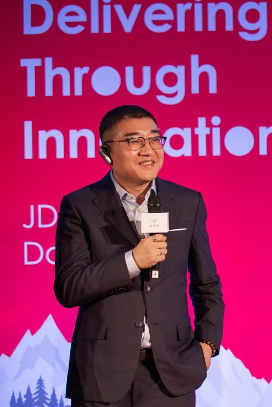 京东商城ceo徐雷首次亮相达沃斯向世界讲述创新传递信任