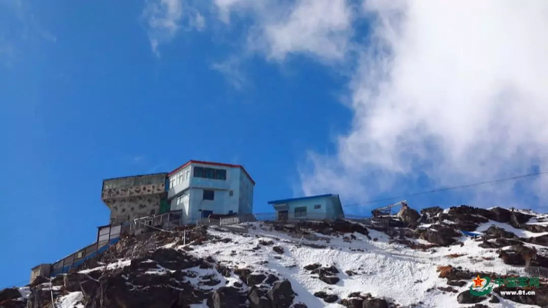 镜头带你走近卓拉哨所官兵的巡逻路