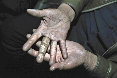 奔波中的哭丧人