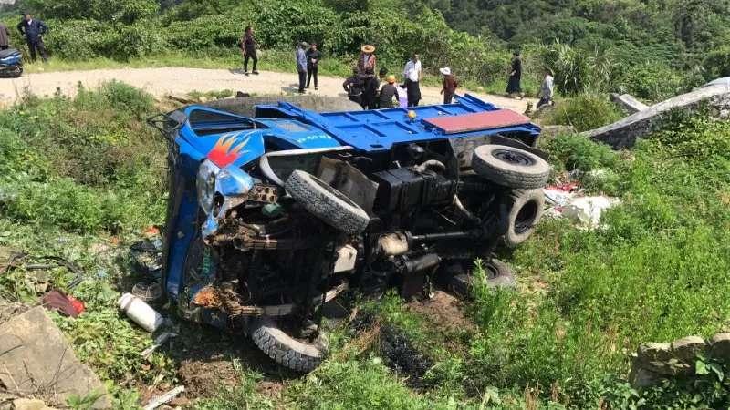 浙江温岭农用车翻车8死9伤死者亲属外出放生路上遇难