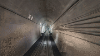 东站,全程470公里的路程,桥隧相连,12‰的坡道就有6处,大小隧道60余座