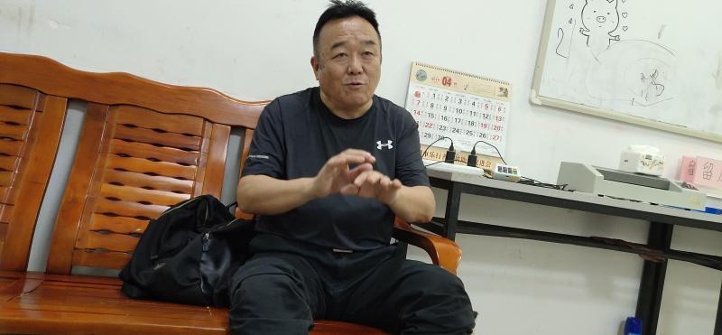 崔景富:"八戒"退而不休变"师父" 默默耕耘在莞执教8年多