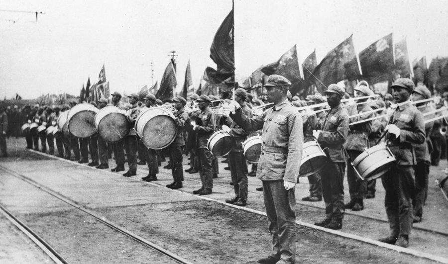 这就是开国大典《义勇军进行曲》第一次作为国歌演奏的历史性画面.