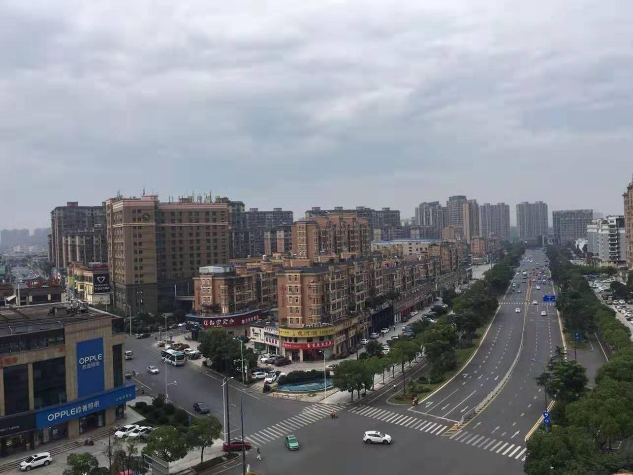 逃犯黄春发三次被追逃出狱5年后当省政协委员