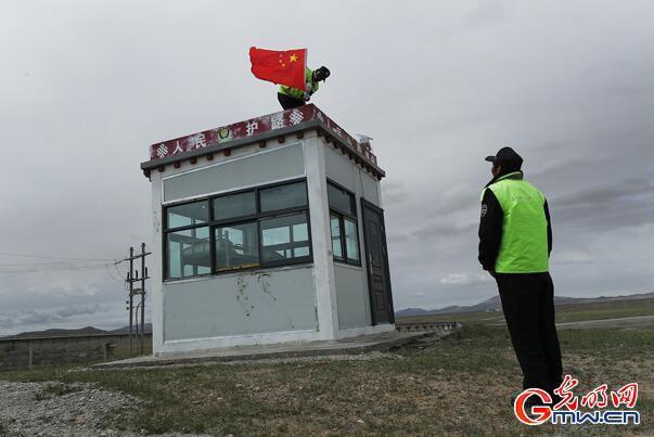 【边疆党旗红】冰雪铸忠魂 赤诚护"天路"