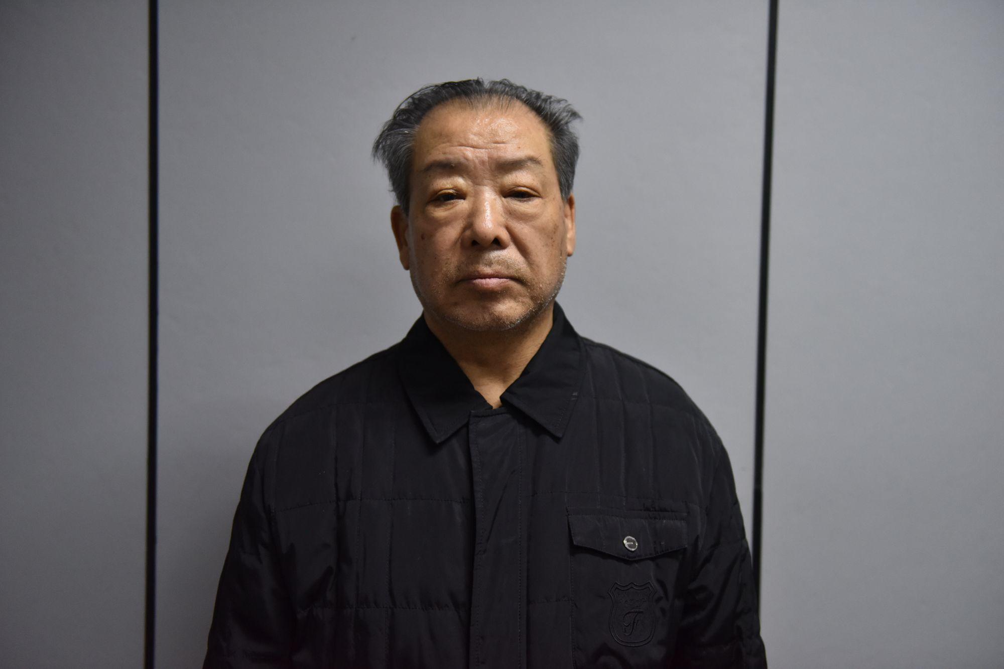 男子持枪杀人未受处理还成国家干部裁定书揭内情