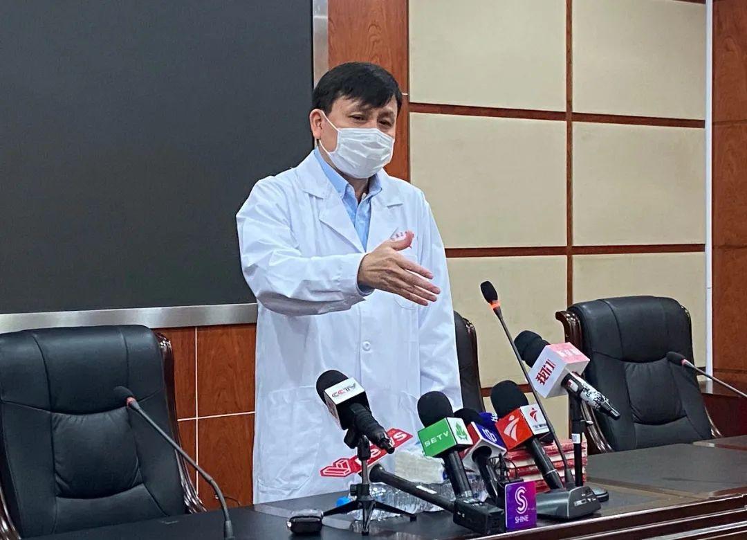 网红医生张文宏专访硬核回答技术难题