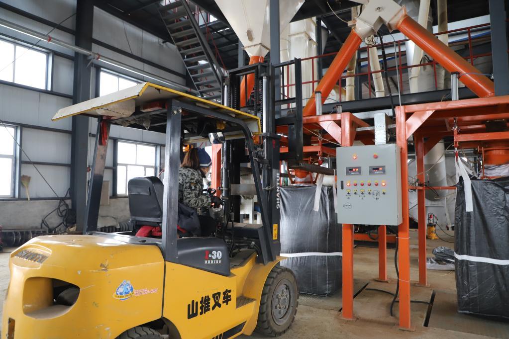 黑龙江依兰：特色产业让增收路越走越宽