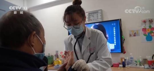 把人民放心上 把使命扛肩上 科学精准防控疫情