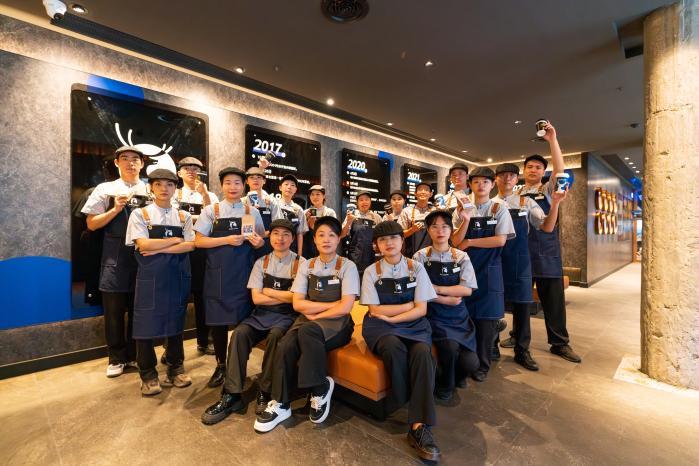 瑞幸成为中国首家“万店”规模连锁咖啡品牌  开启高品质咖啡9.9元时代