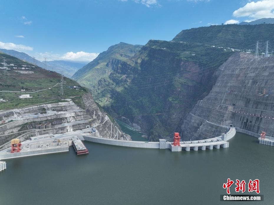 中国新坐标，强国复兴新注脚