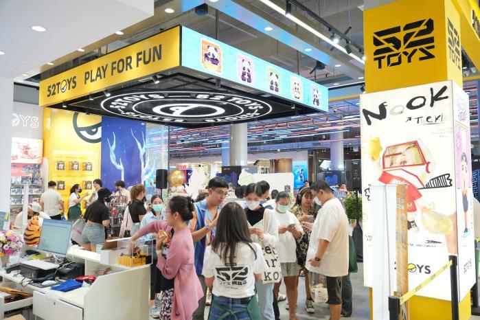 2024海外百店计划全面启动 52TOYS将快乐全球传递