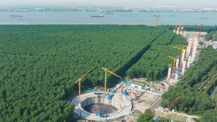 江苏张靖皋长江大桥北航道桥南锚碇顺利封底