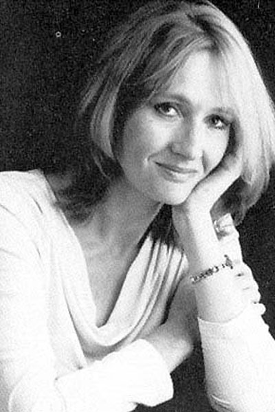 罗琳开写成人小说 :《哈8》还要再等10年