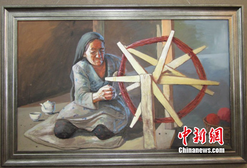 寻访新疆伊犁沙画:沙粒石子作画 自然真实震撼