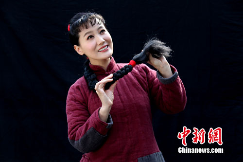 王昆为迟到向观众致歉谭晶称白毛女演唱难2