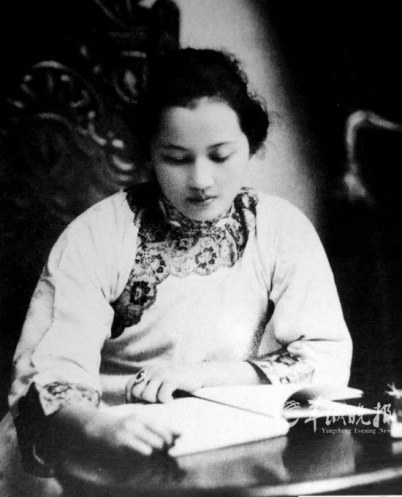 ��������������ɽ�������Ľ�ߵ�����������£�2��