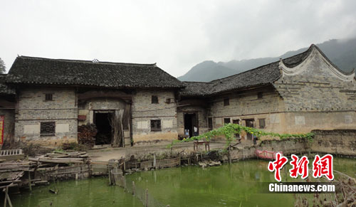 �������귢��һ�峯����44�䷿��ͬס13������