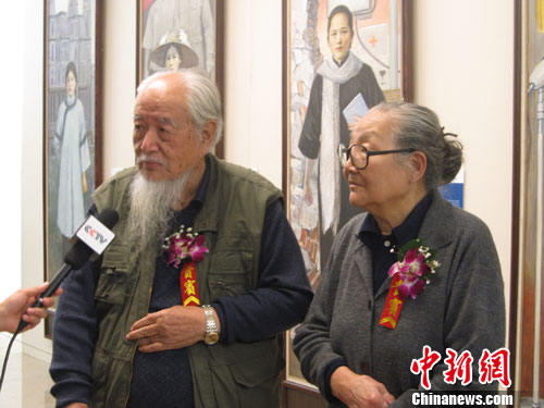 ��������100�����ͻ�չ��Ļ��һ��򸾳�ϯ��ͼ��