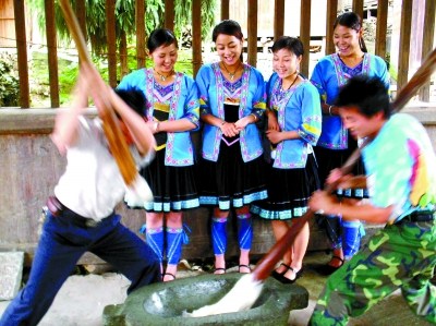 侗族春节民俗:侗家“行年”与“芦笙会”