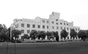 �����������ſ�ս����־�����м����ã��Ǵ�Ӣ��