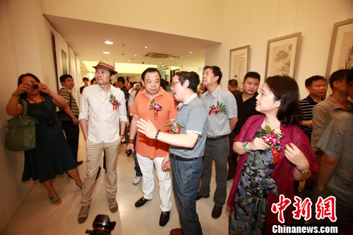 �ܷ꿡ɽˮ��������Ʒչ�ڱ�����Ļ����ͼ����4��