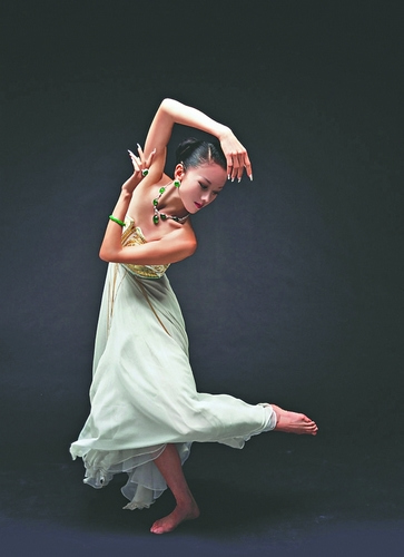 杨丽萍文化公司与投资公司签约计划3到5年上市