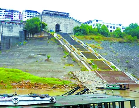 老照片中古城门曾是奉节"朝天门" 已被长江淹没