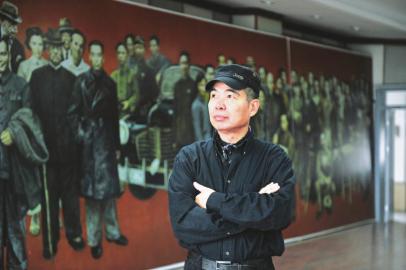 大画传奇高小华以苦为乐4年画7楼高“淮海战役”